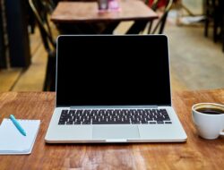 Cara Memilih Laptop yang Tepat: 7 Tips Penting Sebelum Membeli