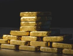 Harga Emas Akan Turun Lagi? Ini Strategi Investasinya