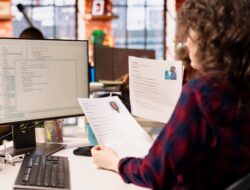 Cara Membuat CV Fresh Graduate yang Menarik, Lengkap dengan Struktur dan Contoh